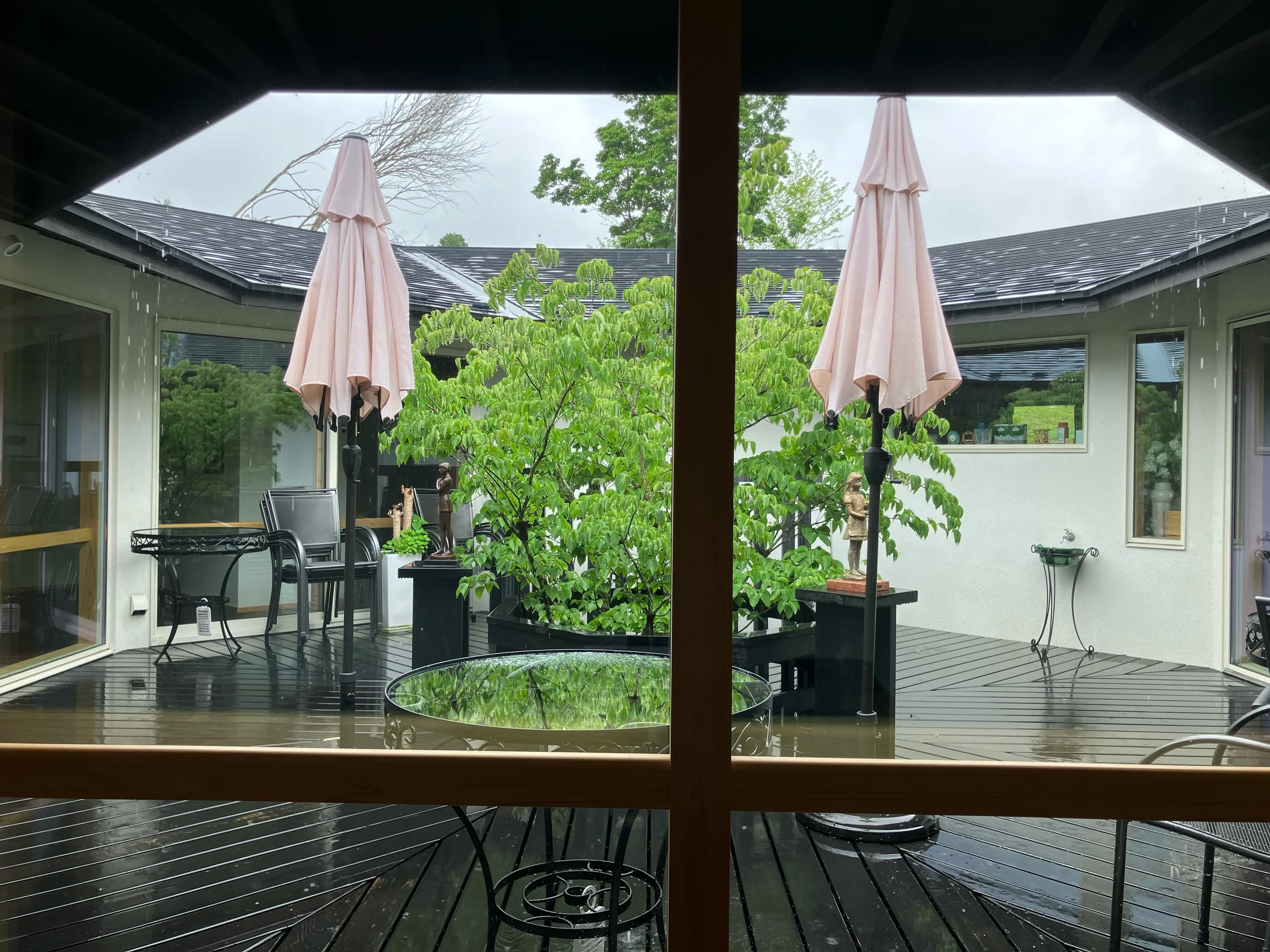 休館日の土岐細野メゾチント美術館