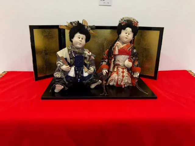 美術館の中に創作お雛様を飾りました。