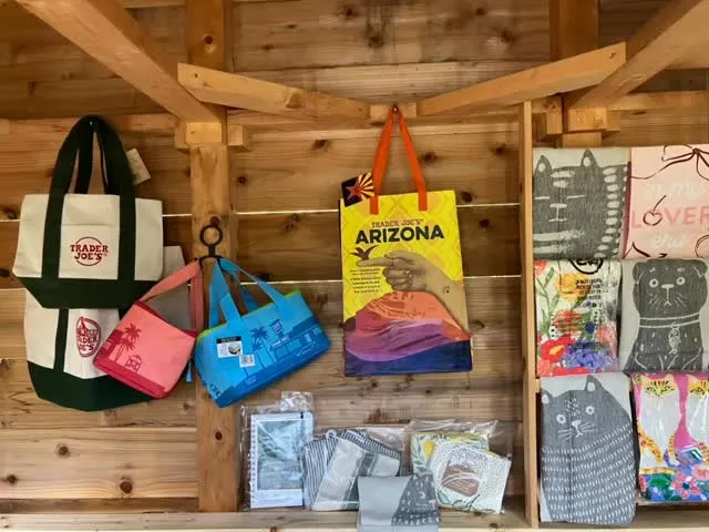 丘のマルシェ準備中